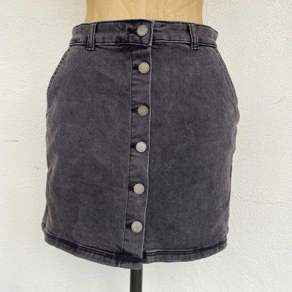 Roxy Washed Black Denim Skirt- sz S - Picture 1 of 4